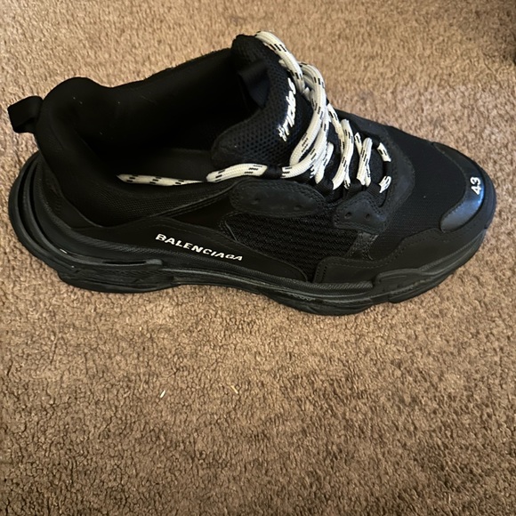 balenciaga - Picture 2 of 3